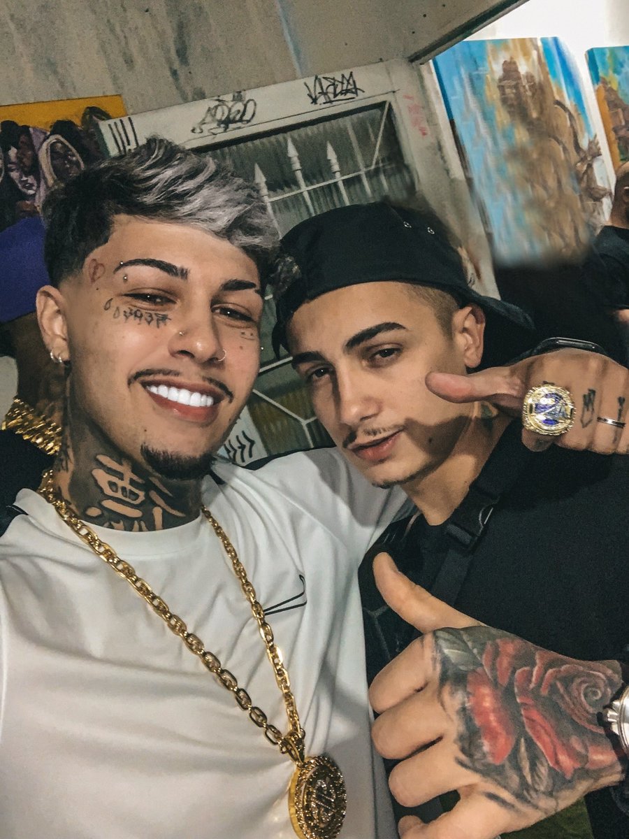 shinelilo_'s tweet photo. um pouco do que aconteceu na minha vida durante fiquei fora desse site.👼🏼 https://t.co/nAZ8nvYcVF