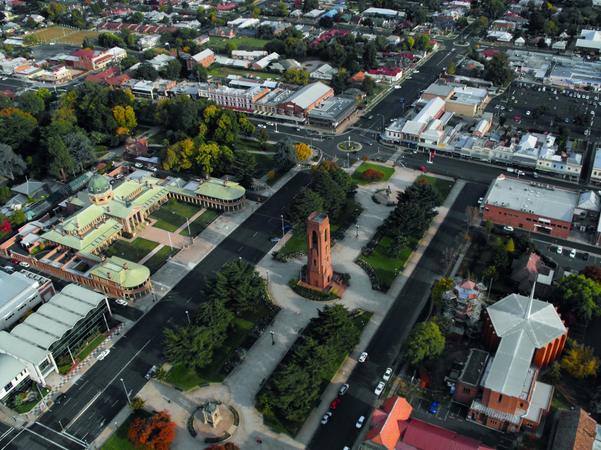 move_to_more's tweet photo. 📍 Discover #Bathurst! 

Affordable housing, great schools, &amp; a vibrant community just 200 km from Sydney. 

✅35 education institutions incl. @CharlesSturtUni
✅50+ bars &amp; eateries  
✅Median house price: $656,000

Learn more: https://t.co/AoRVBJ4q49

#MoveToMore#BathurstLife https://t.co/ZA6gkP97gw