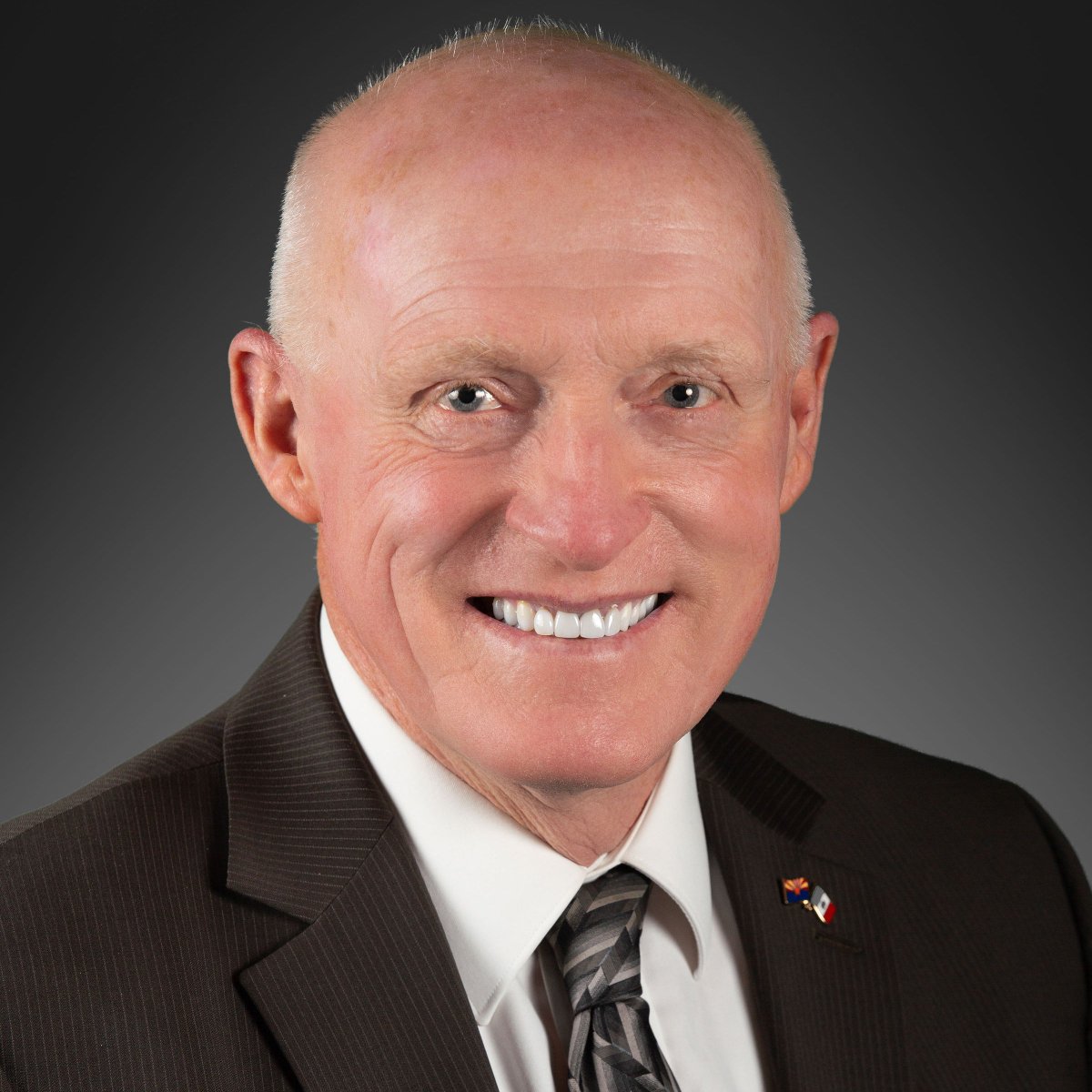 DisavowTrump20's tweet image. This is Former Arizona GOP Speaker of the House Rusty Bowers. He resisted Donald Trump's pressure to overturn the 2020 election results in Arizona and was later voted out of office for standing up for our democracy. 

RETWEET to thank Bowers for putting country over party!