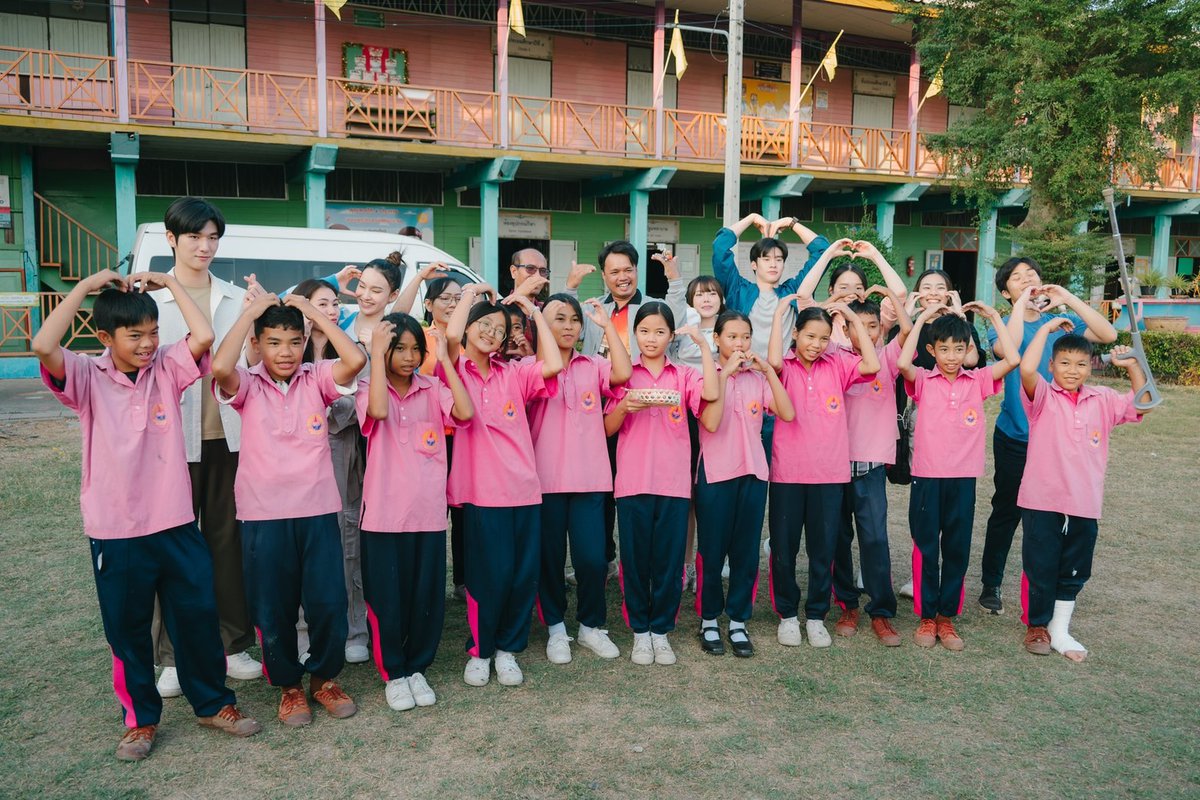 Bnk48To's tweet photo. ขอเชิญชวนชาวด้อมลูกพลับมาทำบุญกันค่ะ
กองถ่ายฝันของฉันคือฟันดาบ ร่วมทั้งนักแสดงบางส่วนและทีมงาน จะนำของไปมอบให้แก่เด็กๆโรงเรียนวัดสามัคคิยารามในวันที่ 15 มค.นี้ 

หากใครสนใจอยากร่วมส่งมอบของขวัญให้แก่น้องๆ * สามารถหลังไมค์มากันได้(ตามภาพ)

#ฝันของฉันคือฟันดาบ
#miusic https://t.co/YAmfLPQOfi