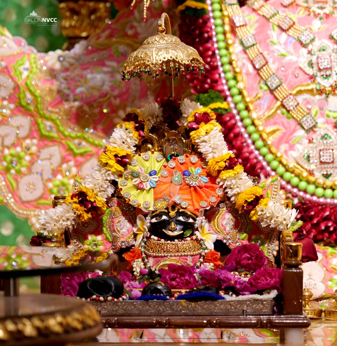 ISKCONPune's tweet photo. 🙏🏽Today's Darshan 📿 🗓13-01-2025🙏
🌷Sri Sri Jagannath Baldev Subhadra🌷
🚩@ISKCONNVCCPune🚩
.
.
#ISKCONNVCC #ISKCONPune #ISKCONNVCCPune #ISKCON
#13thjanuary #13thjanuary2025 #Monday
#Harinaamsankirtan #Radheshyamdas #Radheradhe
#Sankirtan #Kirtan #Vrindavan #Mayapur #Prabhupada https://t.co/FN5vdudg5Y