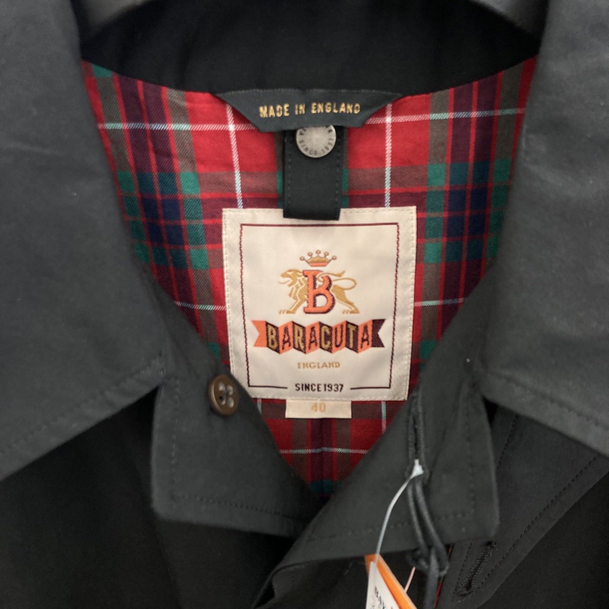 AmeproBaybrook's tweet photo. BARACUTAよりG12、オーバーサイズのコートタイプでブランドお馴染みのデザインが踏襲されたBARACUTAらしい1枚です✌️✌️
#baybrook #amepro #fashion #kumamoto #baracuta #g12 #ベイブルック #アメプロ #ファッション #熊本 #バラクータ https://t.co/DeYTY5Xqkp
