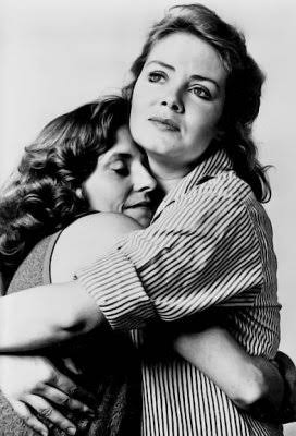 fwirbanks's tweet image. if only people knew Jean Smart's immense contribution not only to comedy but for everything she did and still does for our community. i mean, she was the main character in one of the first lesbian plays in the eighties!!!, opening paths in HISTORY for everything we have now