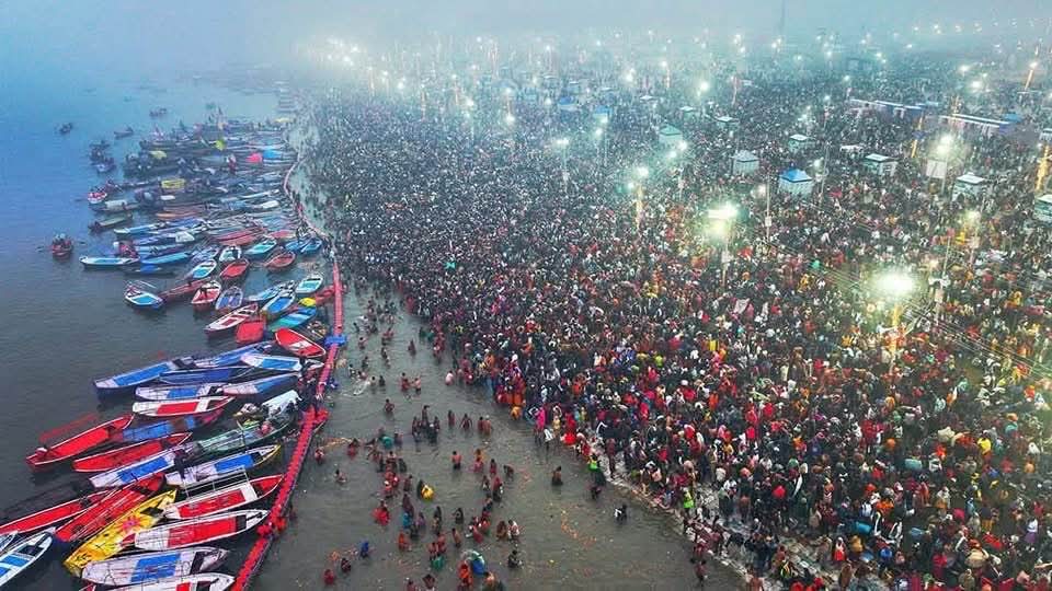 rohit_kranti's tweet photo. चलो चले महाकुंभ………
जहां संस्कृतियों का संगम भी है, श्रद्धा और समरसता का समागम भी है।

'अनेकता में एकता' का संदेश देता महाकुम्भ-2025, प्रयागराज मानवता के कल्याण के साथ ही सनातन से साक्षात्कार करा रहा है।

#एकता_का_प्रतीक https://t.co/pJrngfhWY3