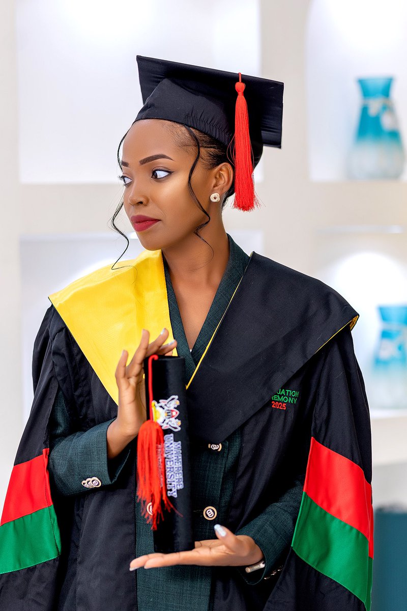 MaamaUganda02's tweet image. Bachelor of Information Systems and Technology degree Makerere
University bagged🎓
#75thMakGrad