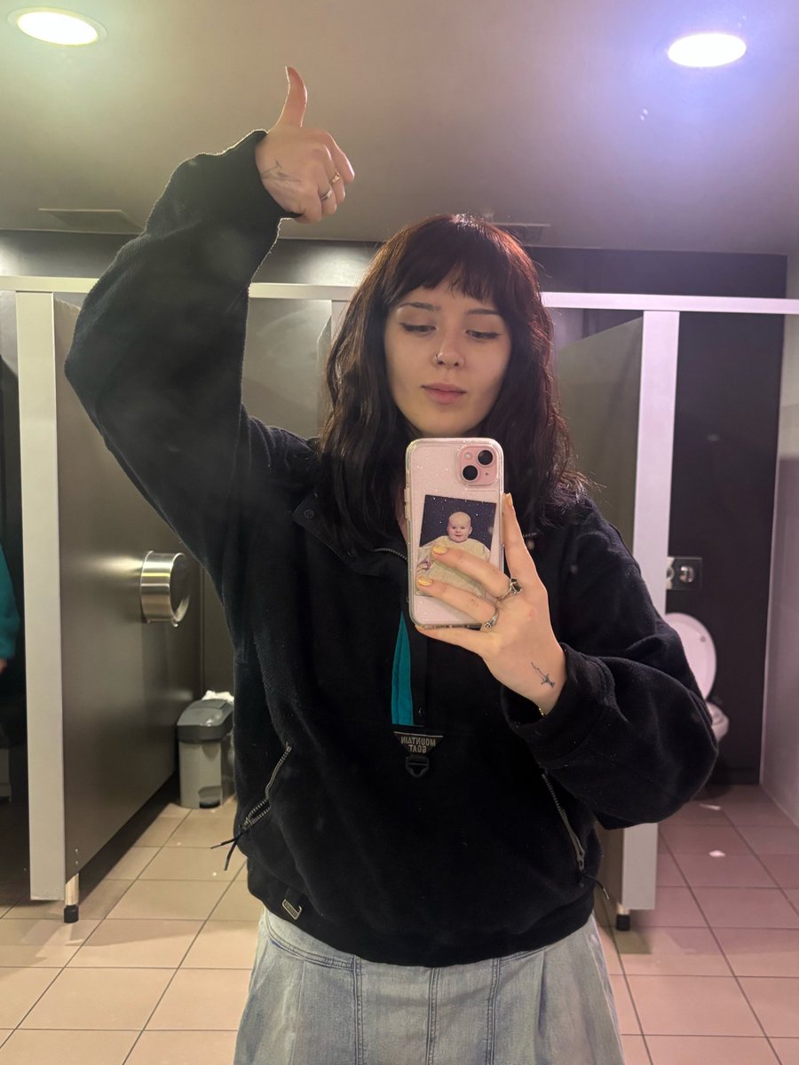 April tweet media