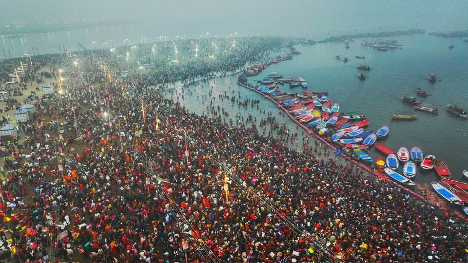 manuuu00's tweet photo. #महाकुंभ_2025_प्रयागराज  2025 का पहला शाही स्नान आस्था का सैलाब @MahaaKumbh @divyakumbhbhavyakumbh https://t.co/tjHYU8W4Po