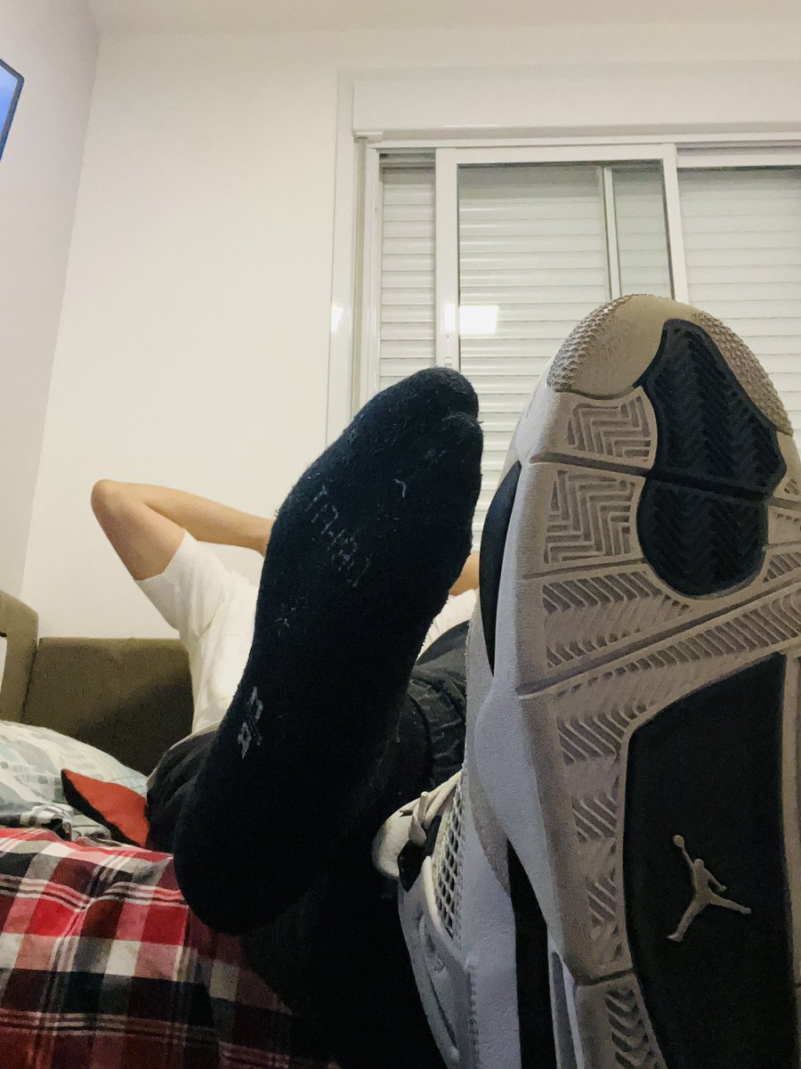 FindomMatts's tweet image. 🇺🇸 Sneaker soles or feet? I’d doesn’t matter, I control your weak mind with both.
Come on my DMs and serve

🇧🇷Sola do tênis ou pezão? Não importa, controlo tua mente fraca com qlqr um. Chama na DM e vem servir