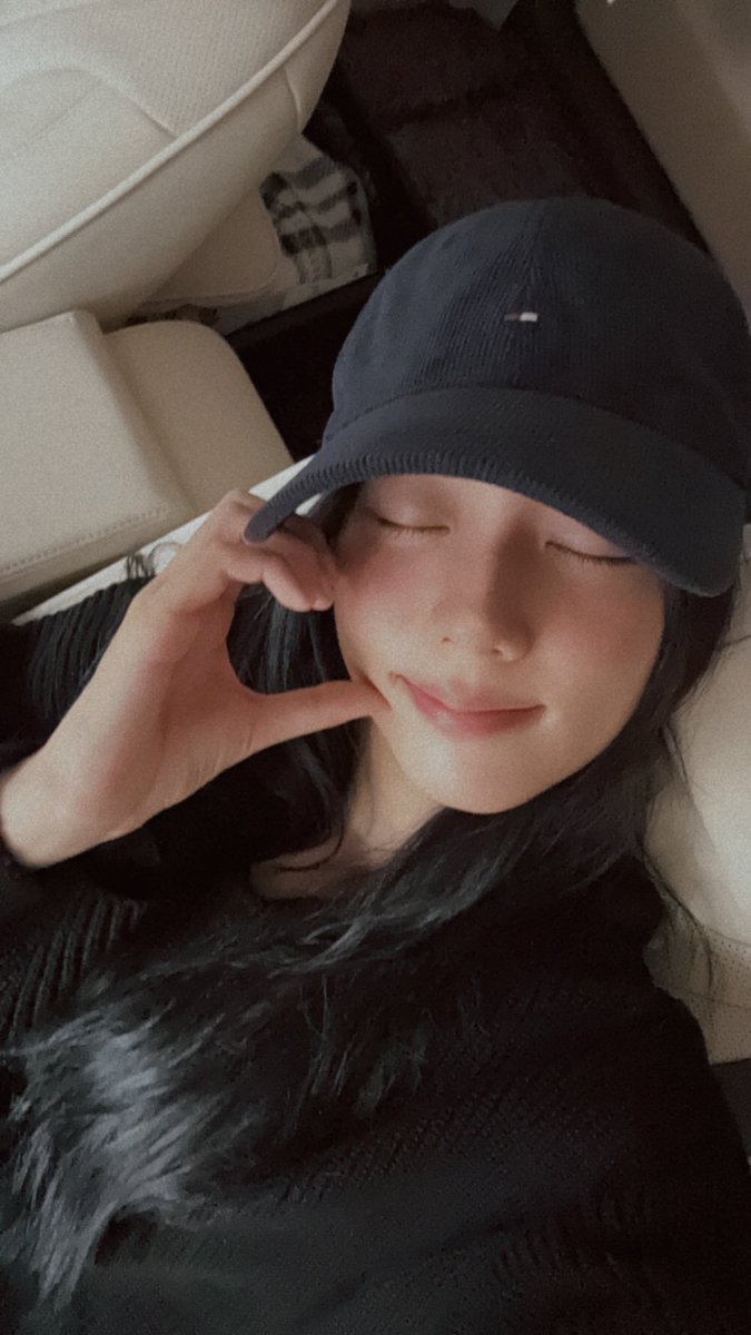 SARENEND's tweet photo. HAPPY JISOO DAY 💖

#JISOO https://t.co/WINatrfrGv