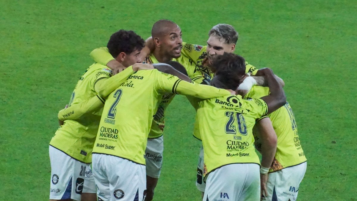 tiemporegionl's tweet photo. #DEPORTES ⚽| Por: @cesarcasillas_  ✒| ¡Abucheados! @Rayados  dejan ir la victoria ante @ClubPueblaMX  en J1 ⚽ | #CRONICA 👉 https://t.co/tvbnE410TY ✍ | #FOTOS 📷 @jaggermty 

#tiemporegio #comparte #siguenos #ligamx #rayados #puebla #futbol https://t.co/N9t45TuzBz