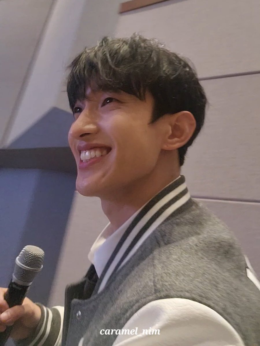 caramel_nim's tweet photo. DK 😭 https://t.co/UYRtylp1Gs