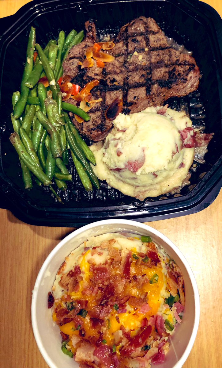 Detroit_Rio_7's tweet image. #GraniteCity Sirloin Steak,Loaded Mashed Potatoes and Green Beans.#Smacking😋