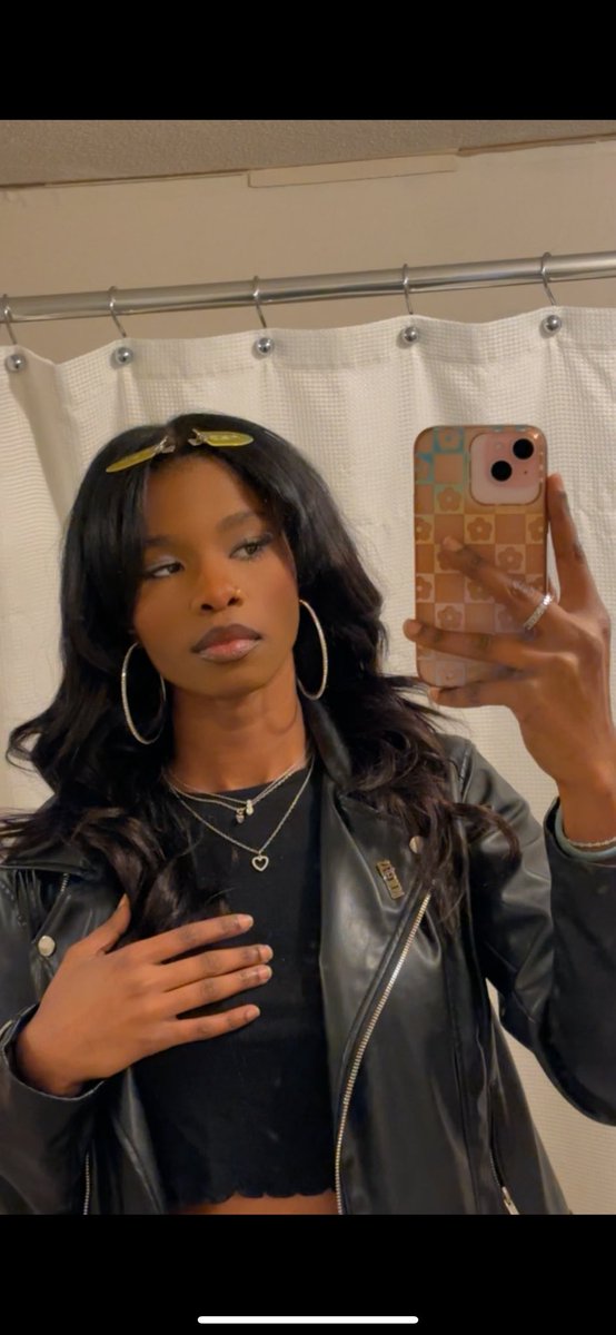 chelmariee_'s tweet photo. 🫶🏾prettiest problem to have 😘 https://t.co/Yp8C4Wdqdb