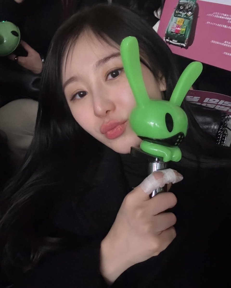 radian_wizone's tweet photo. 250112 LEE CHAEYEON Instagram Update! (1/2)

chaestival_: "do i look like a person who had a great birthday?"

🎶 B.A.P - Happy Birthday

#LEECHAEYEON #이채연 @official_LCY https://t.co/hB9wGU7djI