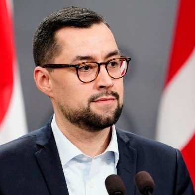 Globe Eye News tweet media