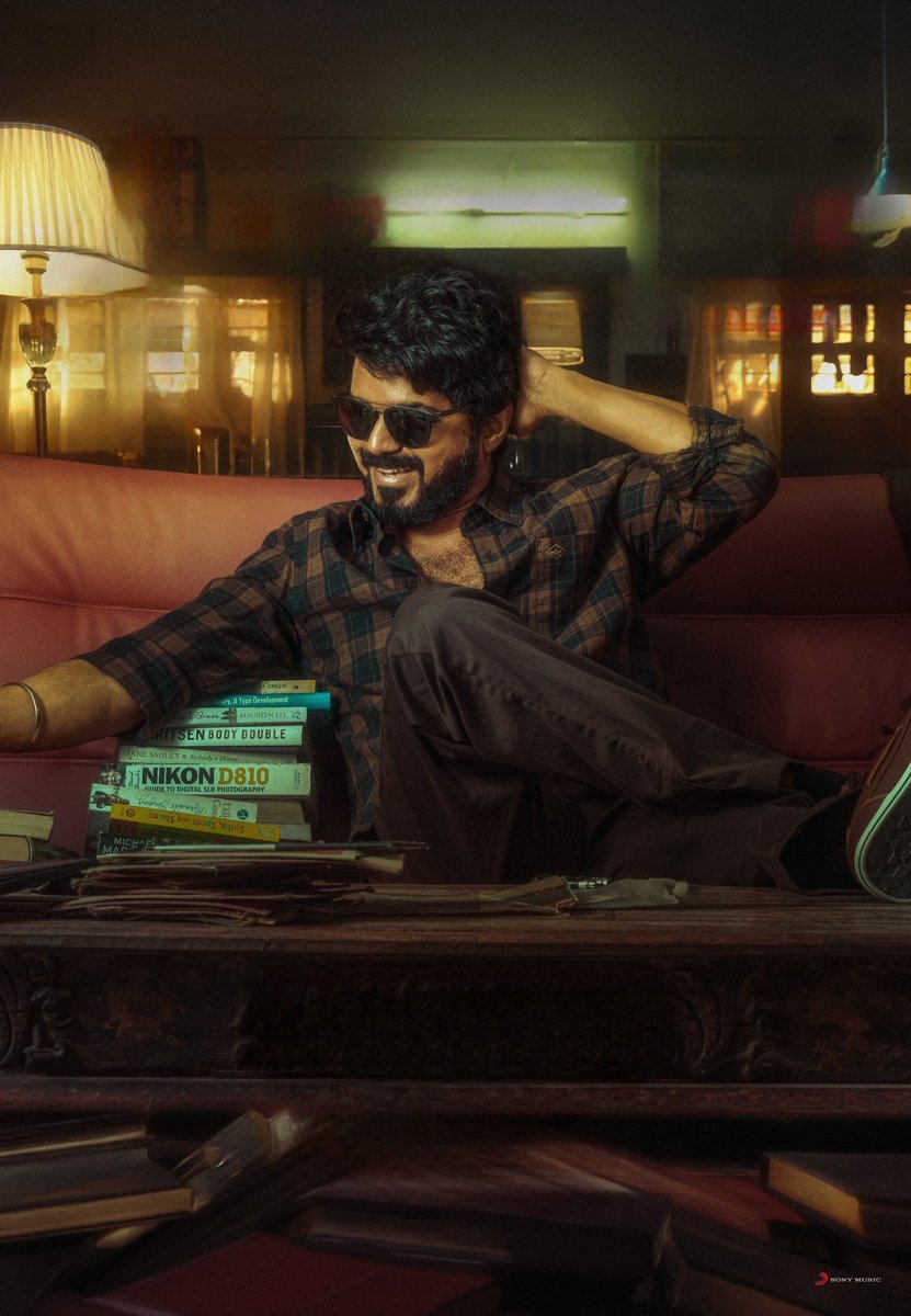 VijayFansTrends's tweet photo. Without Watermarks 😎 

#4YearsOfMaster @actorvijay https://t.co/4cIrmu41Pd