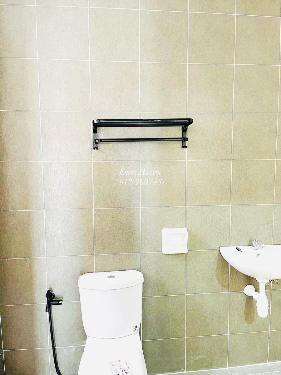 cicitembikai's tweet photo. Rumah teres 2 tingkat ada 4 bilik. 

Bilik bawah (Small Room) dah ada orang. Tinggal 3 bilik lagi masih available https://t.co/ySQ8gbfQz7