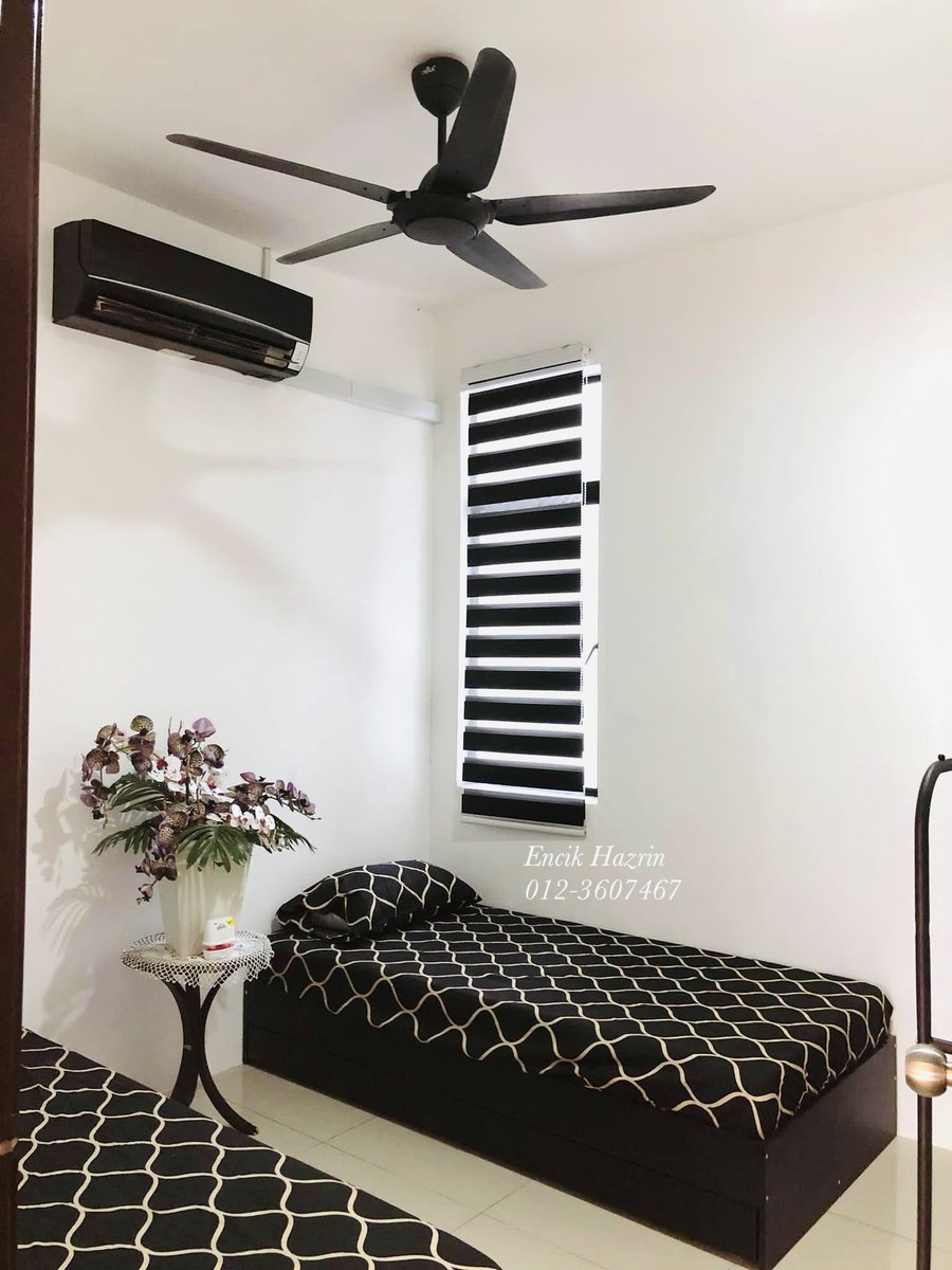 cicitembikai's tweet photo. Rumah teres 2 tingkat ada 4 bilik. 

Bilik bawah (Small Room) dah ada orang. Tinggal 3 bilik lagi masih available https://t.co/ySQ8gbfQz7