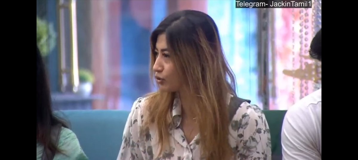JK_FCc's tweet photo. #Sunitha 
"Lauguage theriyathu, family support ila, yaarum vote kekka ila, amma sis ku tamil theriyathu, money ila
PR team ila" 🔥🔥
Really felt for her,
This is what money &amp; Negative PR done to deserved person.

#BiggBossTamil8 
#BiggBoss8Tamil 
#BiggBossTamilSeason8 https://t.co/UQODenpoP8
