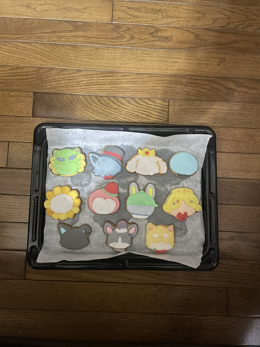 __0405l5's tweet photo. 【手作りアイシングクッキーの巻】
今回は食べれるようにクッキーにしたよぉ✨️
今回は全員集合✊🏻💞
パイピングとアイシングの練習も兼ねてモチベ上げながらできたっ♪
また皆に配ろうかな〜꒰ঌ❤︎⸝⸝ʚ̴̶̷̷ · ʚ̴̶̷̷⸝⸝໒꒱𓂃🎀
限界製菓学生まだまだ頑張りますっ🫡
#JO1 #JOCHUM #木全翔也 https://t.co/VVVsgDW53r