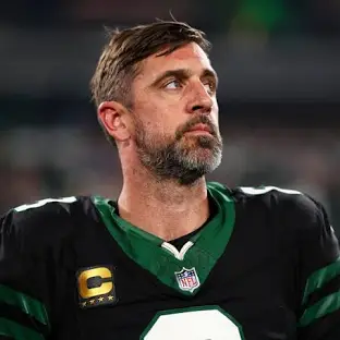 nflrums's tweet photo. Currently, the #Steelers are the betting favorites to land #Jets Aaron Rodgers. https://t.co/dBNlGfJf3a