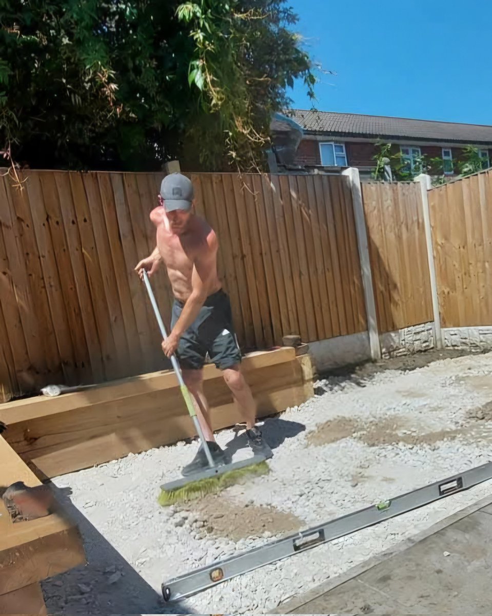 ☀️🛠⛏️🔨🥵 #work #hot #summer #garden #suntan #sun #shorts #landscaping #whacker #sweaty #onlyfans #findom #fandom #cashcow #fagcash