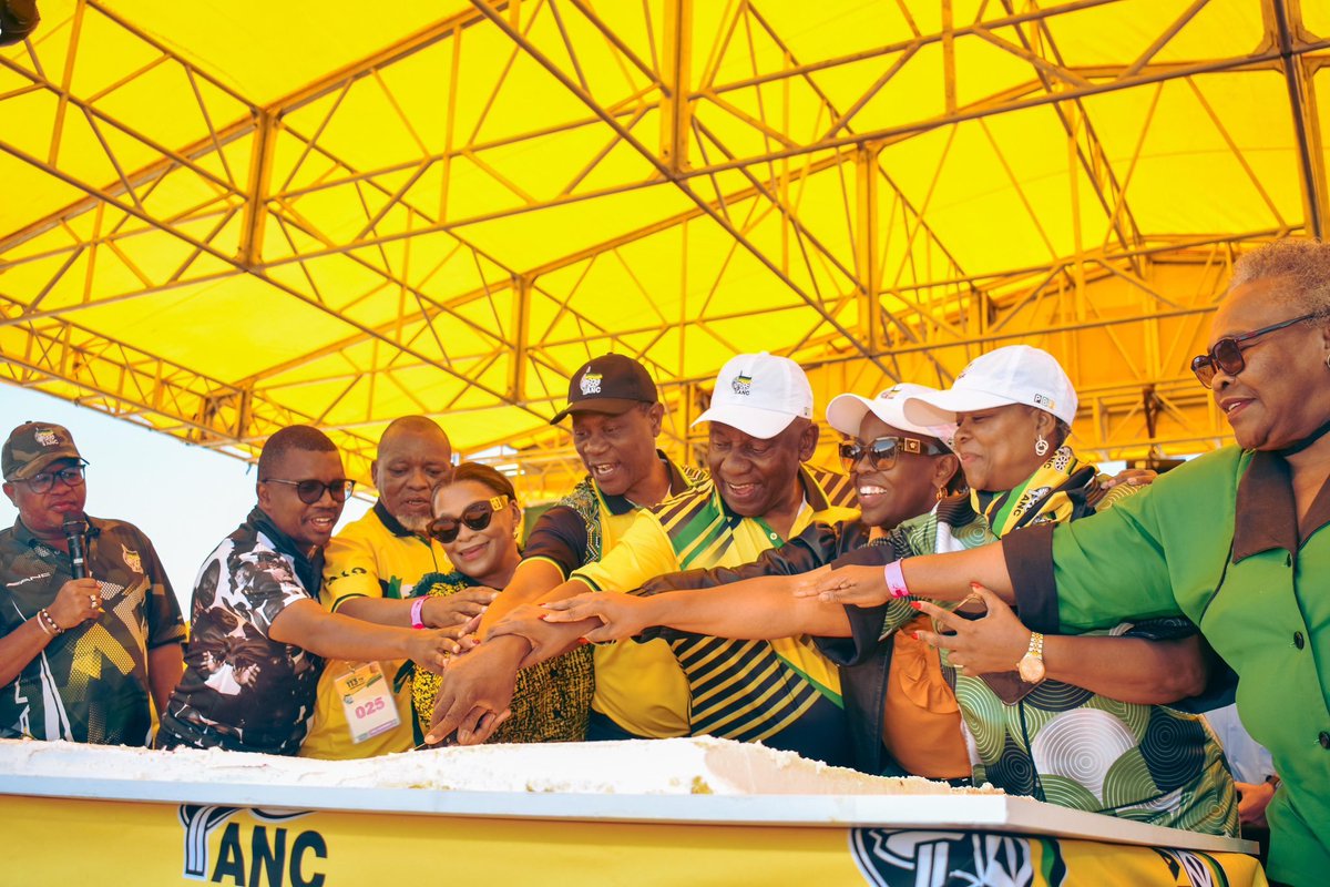 SAfmRadio's tweet photo. [ON AIR] The ANC's focus on "renewal" has increasingly become a key component of its political narrative, yet this has often appeared disconnected from the daily realities facing South African cities. @KabiniTshepo - MD of @Reputation1stSA on #TheMorningBrief with Thulasizwe Simelane #sabcnews