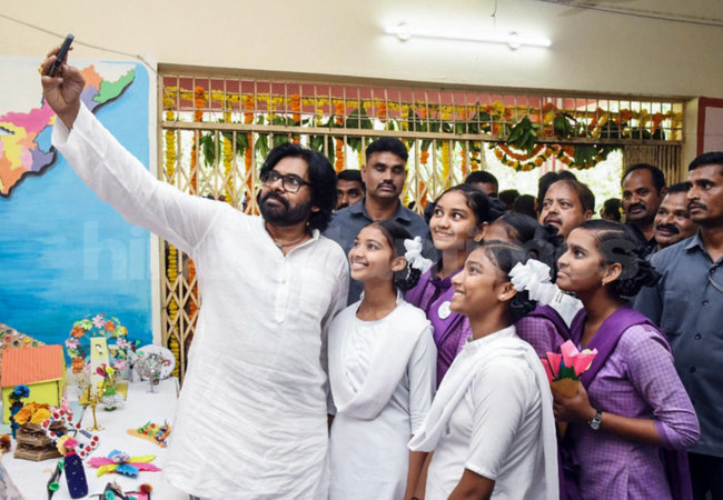 YSRCParty's tweet photo. Thank you, @PawanKalyan Garu for Working as a star campaigner for our first social media campaign, #YSJaganMark ! https://t.co/iwSqbd1dBO