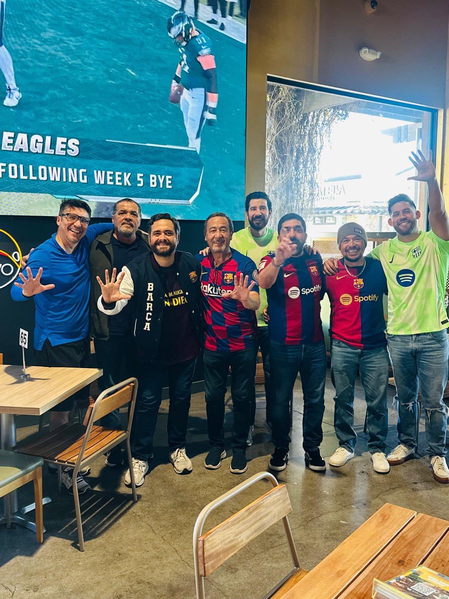 penya_san's tweet photo. Barcelona lift Supercopa after thrashing Real Madrid in thriller🔥🔵🔴🔥 #totsunitfemforça #fcb #cules #campnou #fcbarcelona #fcbworldpenyes #uncritvalent #blaugranaalvent #mesqueunclub #fcbworldpenyesfederation #pbsd2309 https://t.co/ulxBF2Rsyh
