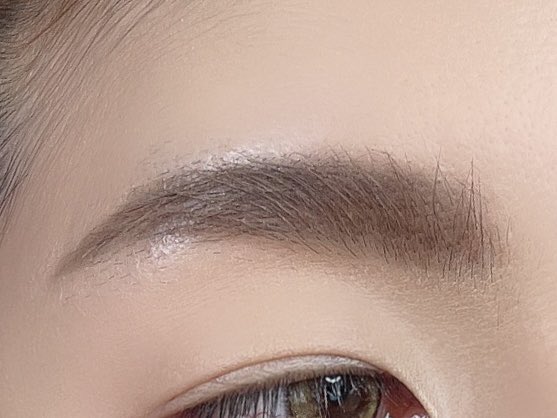 มาสคาร่าคิ้ว 🥹 ไม่ปัด=แปลก ป้ายยาของใหม่ต้นปี งานคิ้วละมุนตุ้น  mude เนื้อดีไม่แห้งไวช่วยให้ปัดง่ายมากกก  แปรงจิ๋วชอนไชย้อมสีคิ้วติดครบทุกเส้น ดรอปคิ้วเข้มดูแข็งๆ ให้นวลตาขึ้นมาก ชอบ สวย