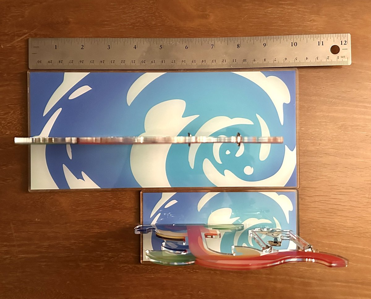 leox_un's tweet photo. late post buuuuut its time for another GIVEAWAYYYY ‼️ when i ordered a proof of my bill standee, i got the sizes very wrong! and now i have this BIG STANDEE.... and i dont want him anymore!!!! so i'm giving him away!!! PLEASE read the rules in the replies, and it ends on JAN 31ST https://t.co/8kQbDDHcAI