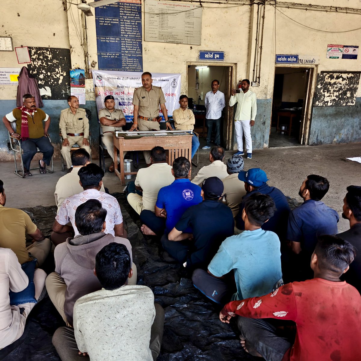 રોડ સેફ્ટી માસ ૨૦૨૫ અંતર્ગત બાવળા  S.T. ડેપો ખાતે આર.ટી.ઓ. ઓફિસ ના અધિકારી ક્ષી ડિ.પી.ટાક અને ક્ષી પી.બિ.ખરાડિ દ્વારા S.T. ના ડ્રાયવરોને ટ્રાફીક ના નીયમો ની સમજણ આપવામાં આવેલ હતી. <a href="/GRSAofficial/">Gujarat Road Safety Authority</a> <a href="/COTGuj_office/">Office of Commissioner of Transport</a> <a href="/SpAhmednagar/">SP Ahmednagar</a> <a href="/CollectorAhd/">Ahmedabad Collector</a> <a href="/OfficialGsrtc/">GSRTC</a>