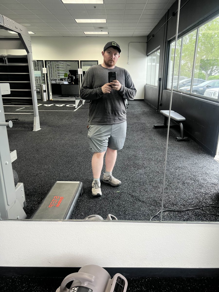 SaberExp's tweet photo. Looking for Moots!! #promotwt #valtwt #gamingtwt
-24
-MDNI
-Silver 2 peak (I know I'm Bad lol)
-100% Hype Man Vibes
-I rarely stream but it exists
-I play A lot of games just ask
-All about good vibes
-Work as a Mechanic
-Just shoot a message and like to be Moots https://t.co/tPm4rPiXm6
