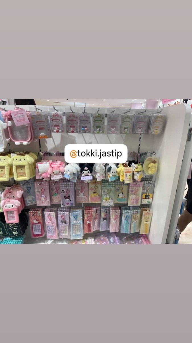 yang mauu ganci2 gemasss boleh dm okee. gooo cek @/tokki.jastip on instagram!!! #zonauang #zonabu #zonajajan open po jastip jepang ready 17 january