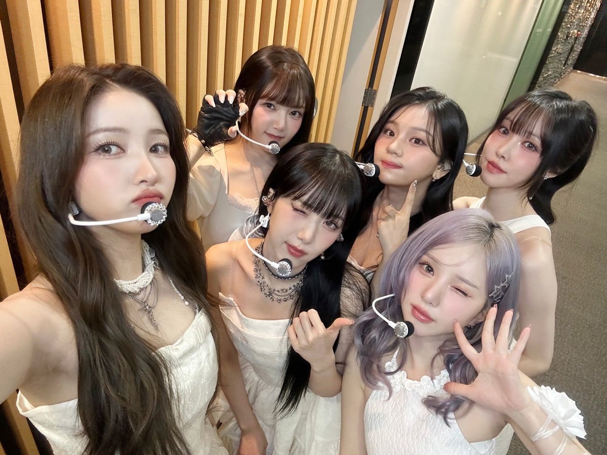 sinqbi's tweet photo. 우리 엠카운트다운 무대 본 사람 누구야? https://t.co/huGxrrddnv