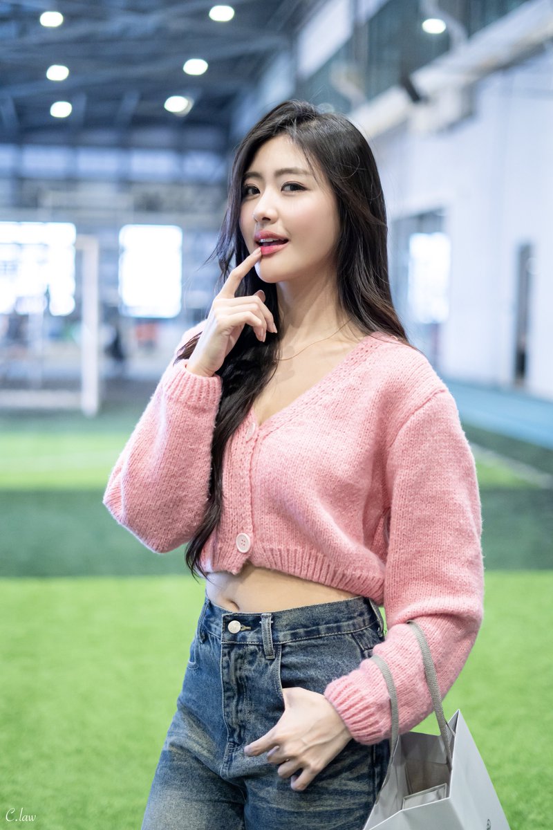 C_law__'s tweet photo. ถ้าความคิดถึงเป็นลม
ฉันคงจะปลิวหาย~🍃💖
#gygeenutkul #bejolly (3)
#4missmission https://t.co/JRYAnPnlqk