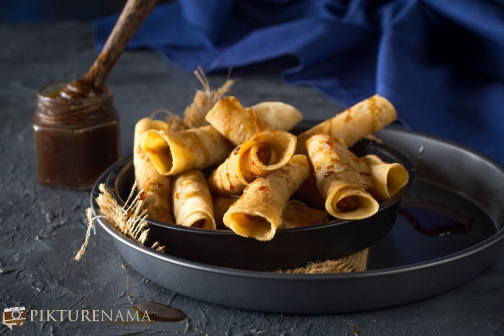 HolbrooksScott's tweet photo. There are some dishes that reminds you of nostalgia and childhood, this is one such recipe and winter favourites - Patishapta Pithe
#emotion #nostalgia #winterrecipe #patishapta #pithe
Recipe Link  https://t.co/sMK1E4CRe5 https://t.co/1UCxzYdrN3