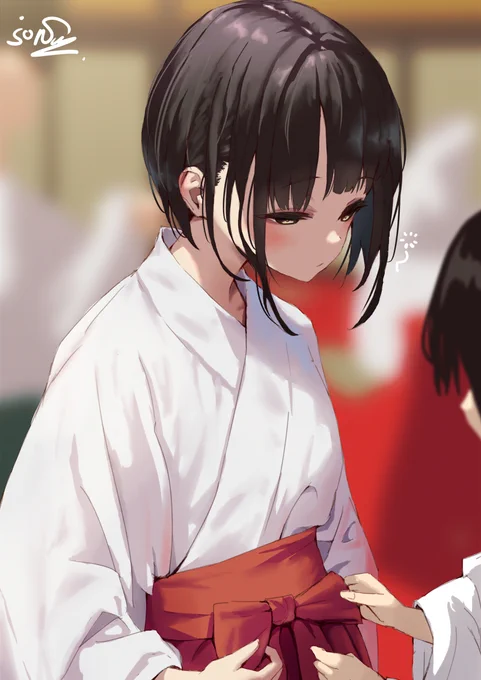 目が開いてない今年の巫女さん 