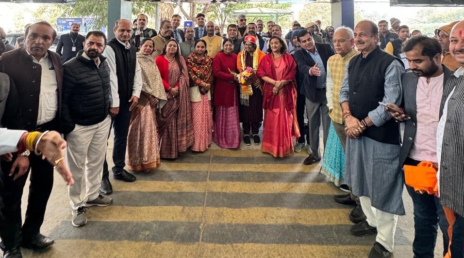 VijayaRahatkar's tweet photo. A very warm welcome to my beloved city of Udaipur. 

उदयपुर वासियो के स्वागत से अभिभूत हूं, इस प्रेम और स्वागत के लिए उदयपुर का बहुत-बहुत आभार।
#VijayaRahatkarInUdaipur https://t.co/d7DTFJULvQ