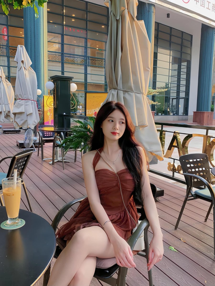 Thanks for always being there when I needed you, buddy. Thanks for being the amazing friend that you are, bro. Hector Vanhofwegen