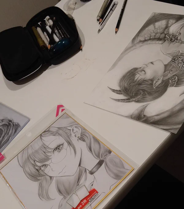 お絵かき勉強会開催中画力強化中ですwww顔の影の入れ方やコントラストなど微妙な所をアドバイス良い絵がさらに良くなってるよね 
