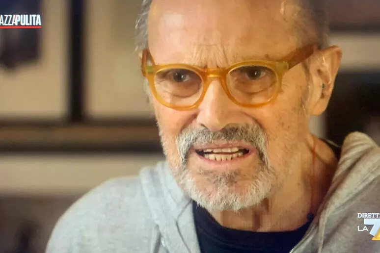 Agenzia_Ansa's tweet photo. E' morto oggi, all'età di 82, anni Oliviero Toscani: lo ha annunciato la famiglia in un breve comunicato stampa. #ANSA https://t.co/NKBafIORFc