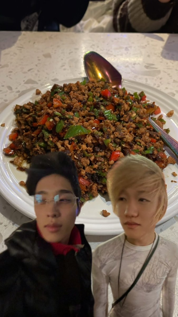 Taropiekk's tweet photo. 昨天开始吃安非他酮 头晕 但是食欲并没有降低狂吃了一下午火烧云 回去还干了半袋草莓干 第一次吃火烧云的人都能共情😵��💫 https://t.co/U4cAEpB2ck