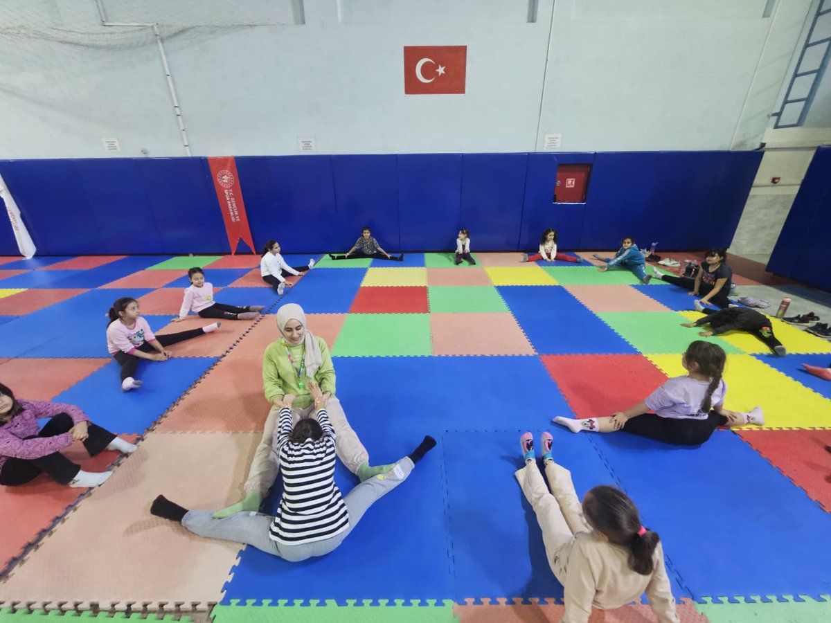 GSBAydin's tweet photo. 🥳Spor dolu #MutluHaftalar dileriz.🏋️‍♀️🤺 https://t.co/kBwBKxlGe0
