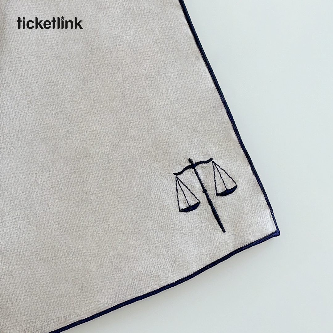 피처링_트랙10⚖
뮤지컬 <오셀로의 재심>
#피처링 스페셜 MD 실사 공개📢

아끼고 아껴온 선물
✨사랑받던 손수건✨

*매표소에서 티켓 수령 시 증정됩니다

최고의 공연을 더 특별하게
FeatuLing하다!

💛나에게 딱 맞는 전관데이
💛티켓링크 피처링