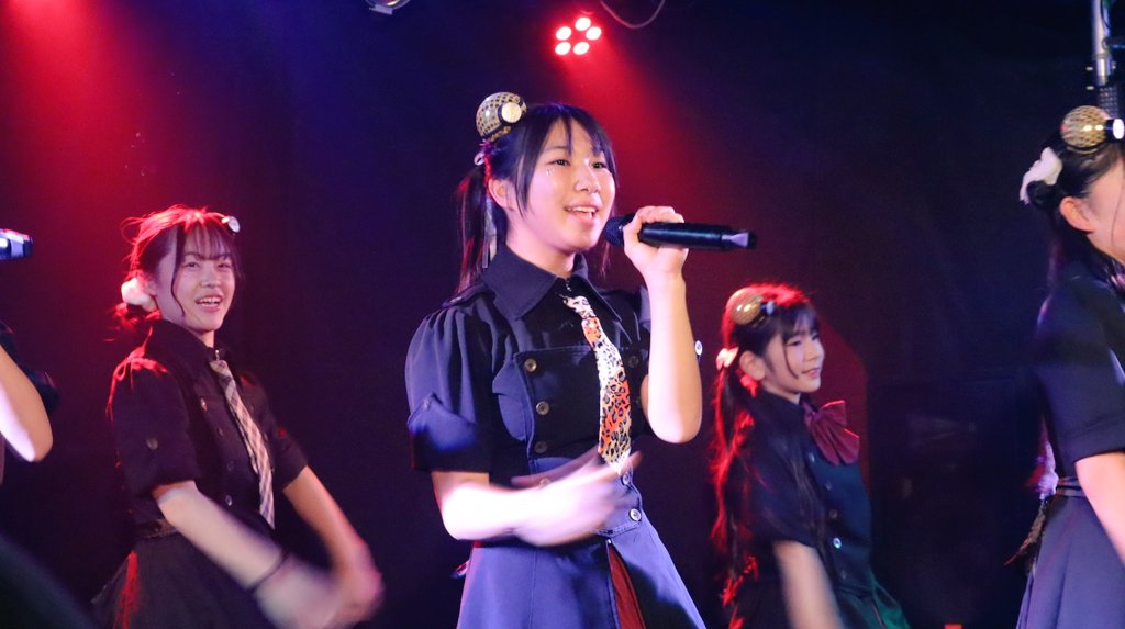1964_akb's tweet photo. これはすごかった！
炭坑とスガッシュのコラボ（笑）
リアル筋肉ソング💪

#炭坑ガールズ
#スガッシュ
#Kcmix https://t.co/LUFXNq2F47