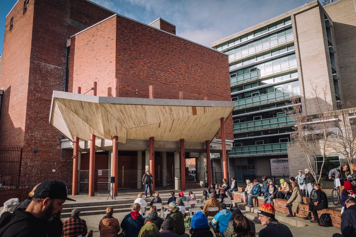 mikegraemephoto's tweet photo. Community members came together in Victoria on Saturday to honour the life and legacy of Shea Smith, an outspoken housing justice advocate who was killed at the cross-sections of the drug poisoning crisis and bylaw policies that criminalize homelessness.

#yyj #stopthesweeps https://t.co/iFCwmDy1LE