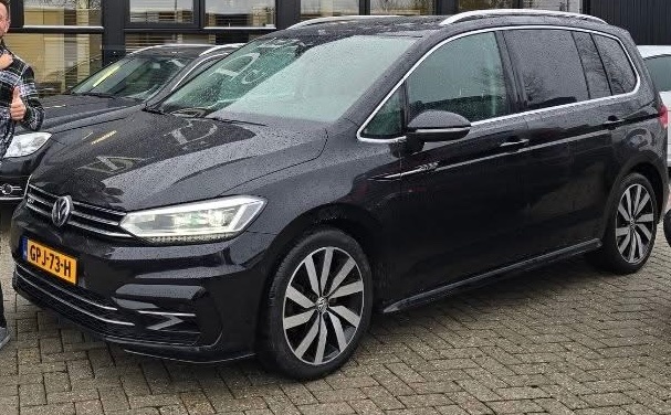 Vannacht 13-01-02.35 u  gestolen aan Karwijveld in Veghel Volkswagen Touran met kenteken GPJ-73-H. 
Graag snel er naar uitkijken 🙏 en melden <a href="/Politie/">Politie Nederland</a>
