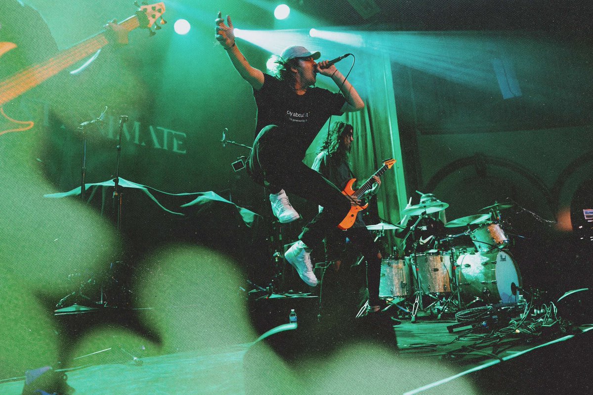 Apathy's been out for a few weeks now - what do you guys want to hear next? Something hype or something more intimate? ☔️

📸: Ophelia Symons