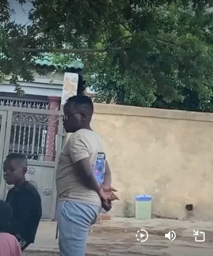 FishTag_93's tweet image. Young Sol Phenduka... The are Phendukas all over the world 🗺️.. 😂 😂
@Solphendukaa @Solphendukaa